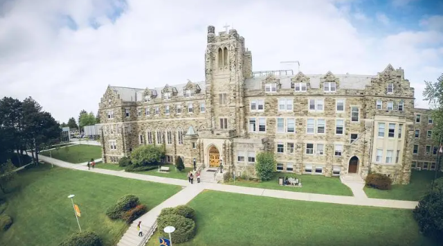 加拿大大學本科