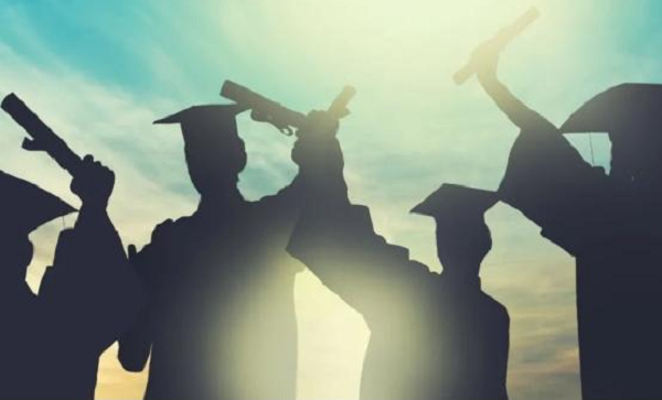 加拿大和新加坡留學(xué)哪個更便宜？