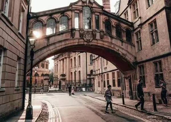 留學新思路!托福成績竟成英聯邦/香港/日本名校“通關秘籍”