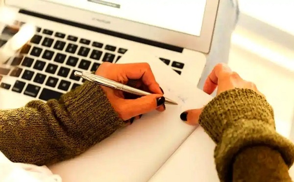 簡單介紹雅思寫作評分標準：大小作文如何拿高分? 